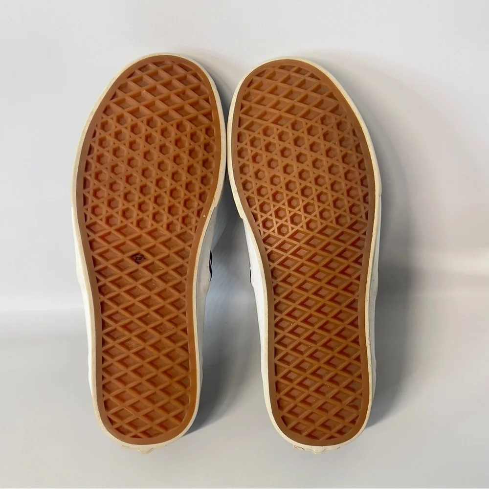 Vans Women’s 7.5 Gray Tropical Leaf Patterned Slip-On Shoes - Picture 9 of 10